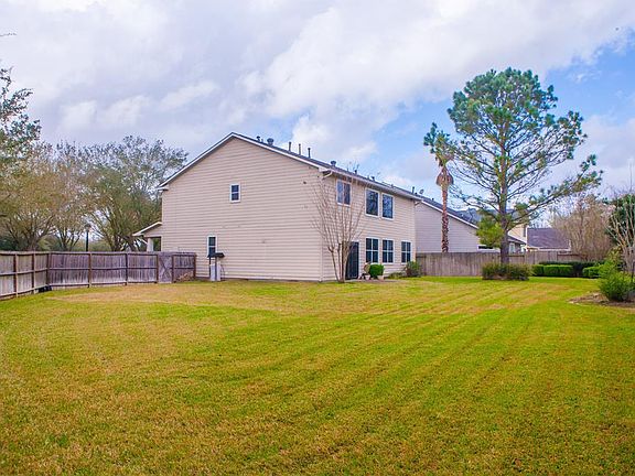 2nd image of 1207 Autumn Green Dr