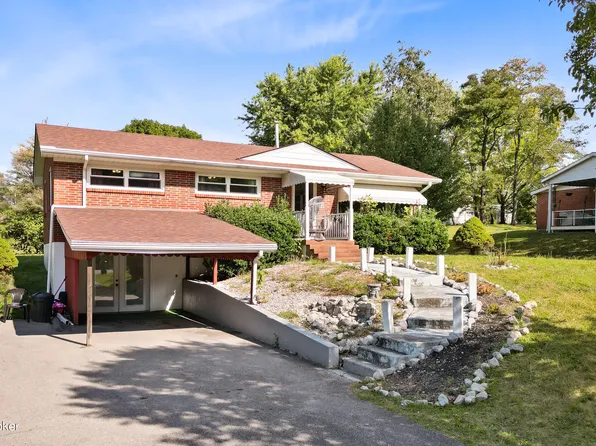 1116 Delmar Dr, Radcliff, KY 40160