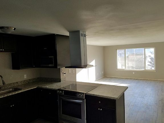 4th image of 1040 S Ferry St APT 1
