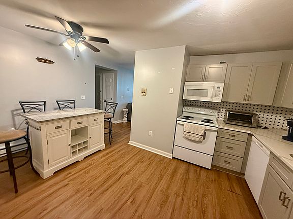 4th image of 46 Gibbs St APT 1D