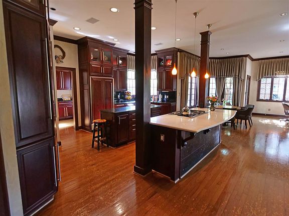 3rd image of 102 Club Pointe Dr
