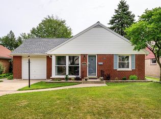 929 Portsmouth Ave, Westchester, IL 60154