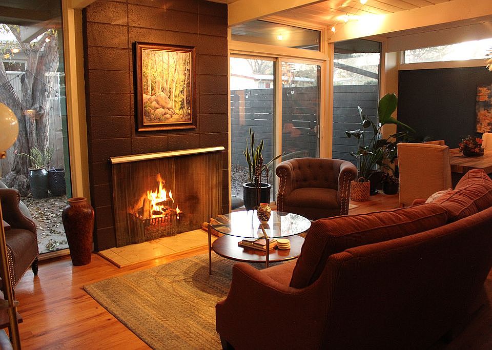 Great Room with Fireplace