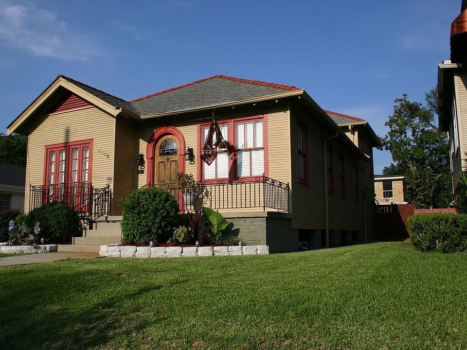 1st image of 4439 Venus St