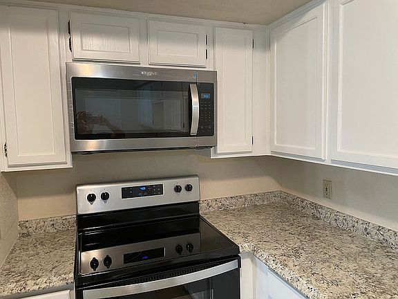 4th image of 3810 Landmark Dr