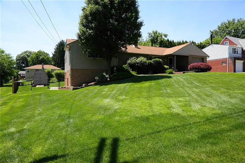 431 Blackberry Dr photo 1