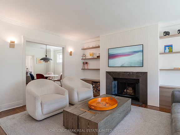 3rd image of 19 Heather Rd