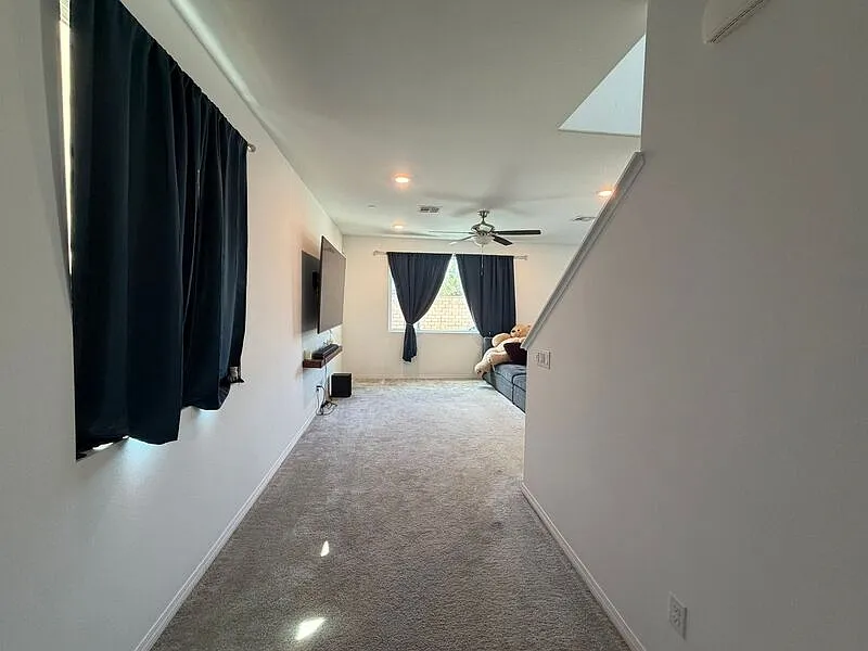 3 bed, 2.5 bath, $3,195 — Photo 3