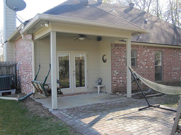 3rd image of 210 Waterberry Dr