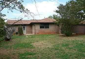 2nd image of 4004 Larkwood Dr