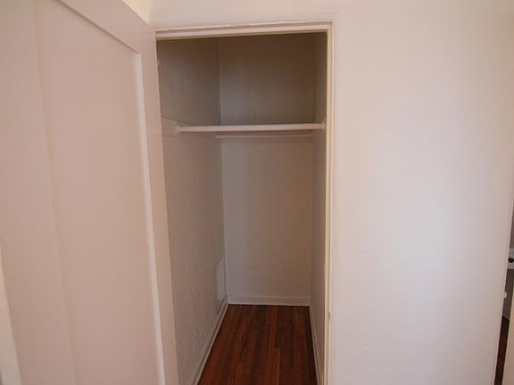 3rd image of 654 S Dunsmuir Ave #9A