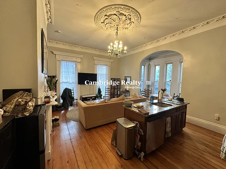 135 Hillside St #1T — Photo 5