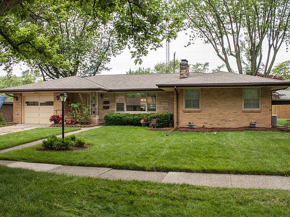 2nd image of 2806 Thayer Dr