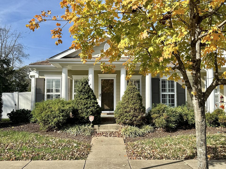 1st image of 1445 Stratford Hall Cir