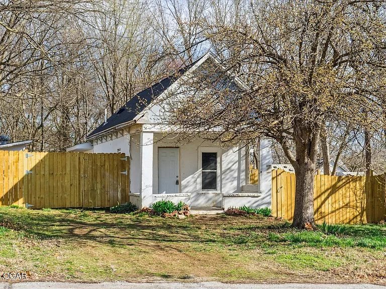 703 Joplin St — Photo 3