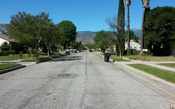 2nd image of 2775 Cedar St