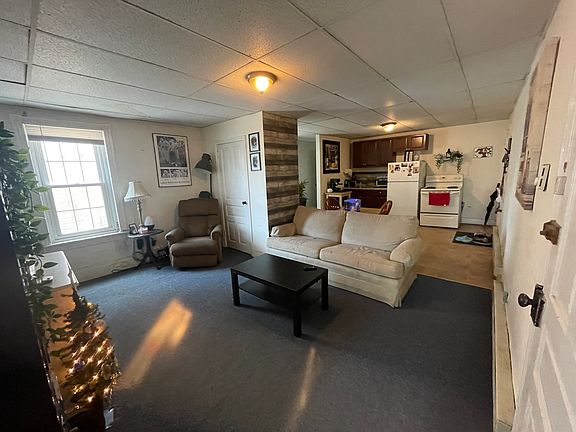 4th image of 548 Bridge St APT 3
