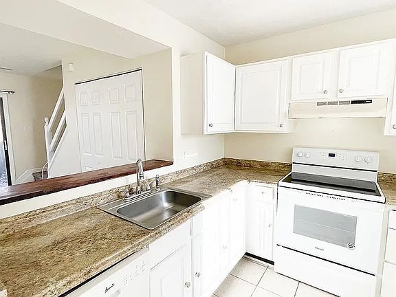 4th image of 1444 Tenbury Dr #1