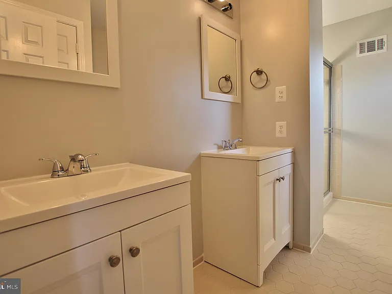 7321 Mallory Ln — Photo 20