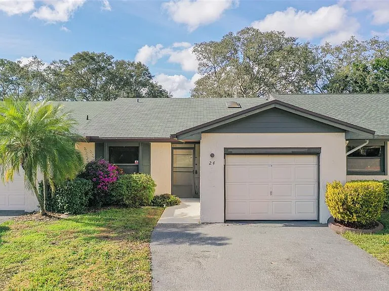 24 Buck Cir — Photo 1