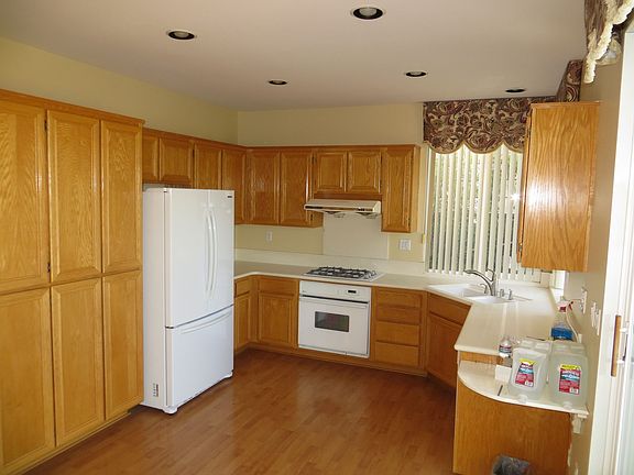 3rd image of 13822 Fontanelle Pl
