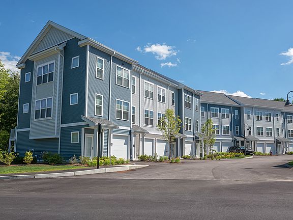 Windsor at Hopkinton is a commuter's paradise with easy access to I-495 and controlled-access garage parking