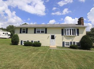 14 Valley View Dr, Spencer, MA 01562