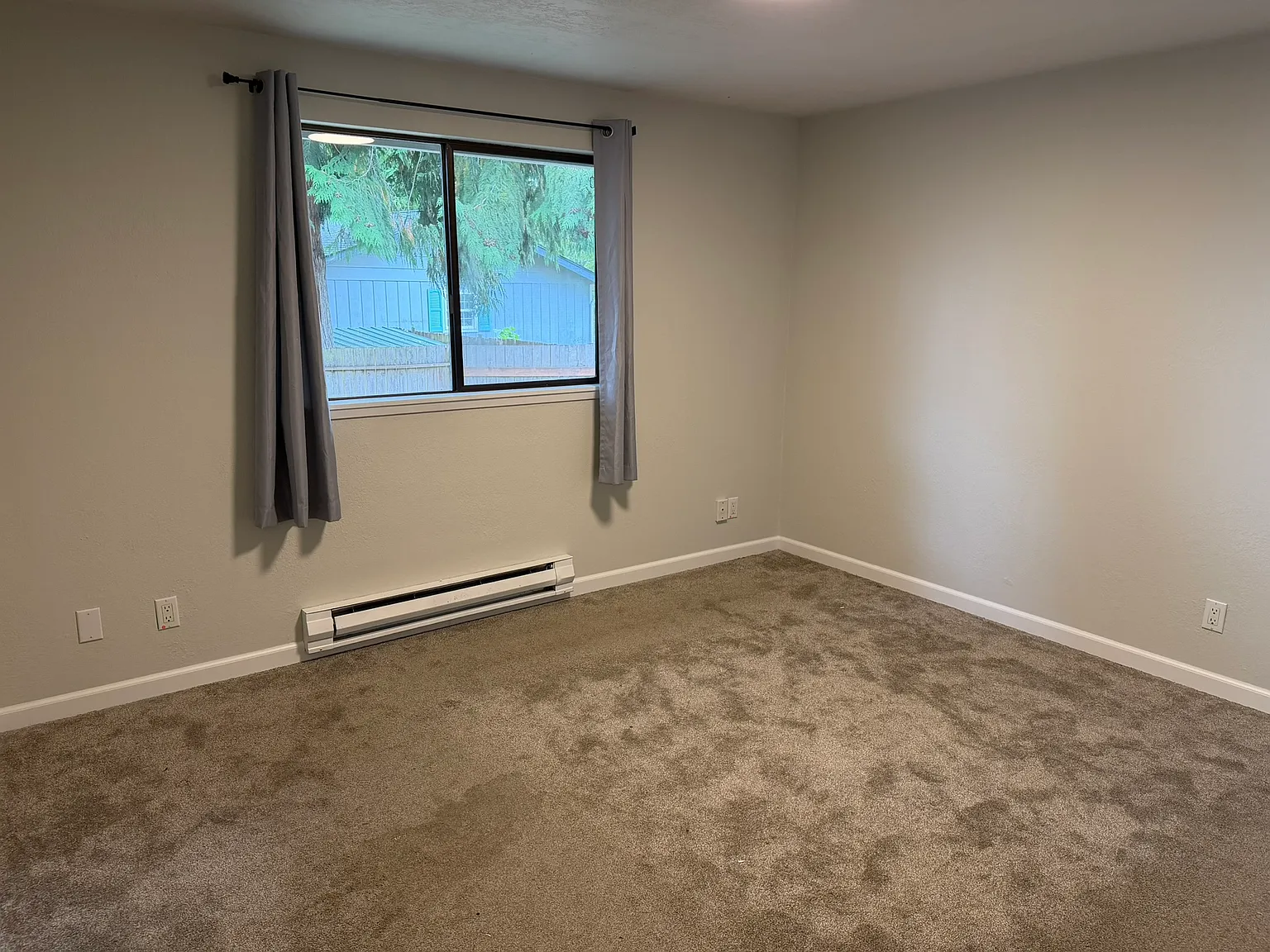4 bed, 1824 sqft, $3,000 — Photo 3