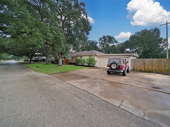 4th image of 808 Avenue K