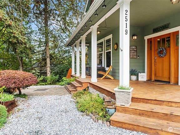 Rain or shine you can soak up all the PNW weather from the large, covered porch!>