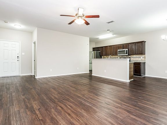 4th image of 335 Windmill Ct