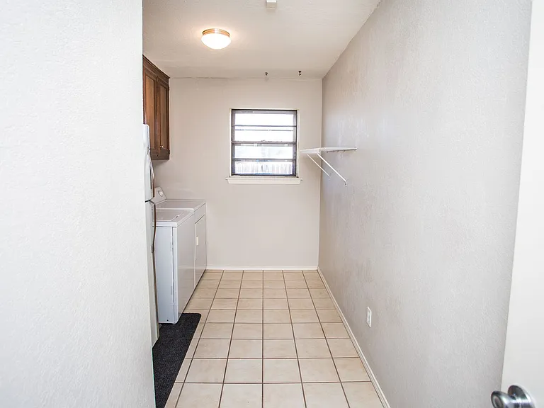3401 Essex Ave — Photo 21