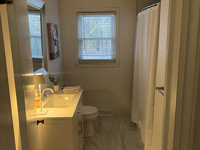 1635 W Lexington Avenue Ext — Photo 8