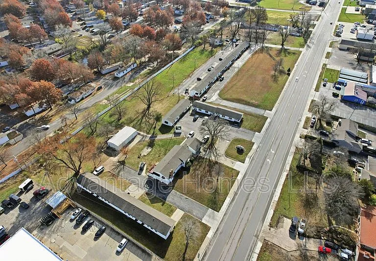 1015 N Scott Ave #8-5 — Photo 24