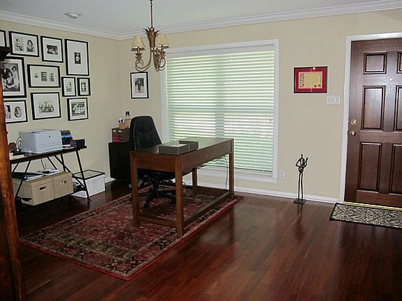 Step into the formal living room as you first walk in. All the walls are tastefully painted and crow