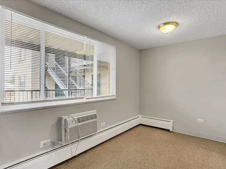 Section 8 Approved! Great location close to the city! — Photo 11