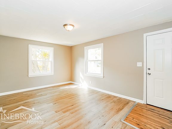 3rd image of 2430 Lexington Ave