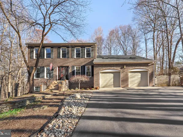 11709 Howitzer Ln, Woodbridge, VA 22192