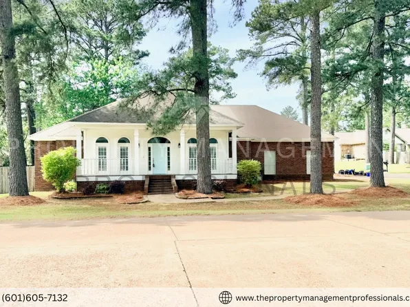 600 Bay Pointe Ln, Brandon, MS 39047
