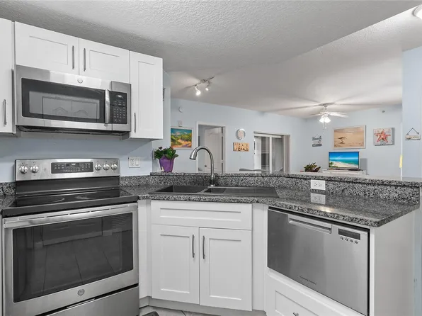 5095 Fairways Circle #102, Vero Beach, FL 32967