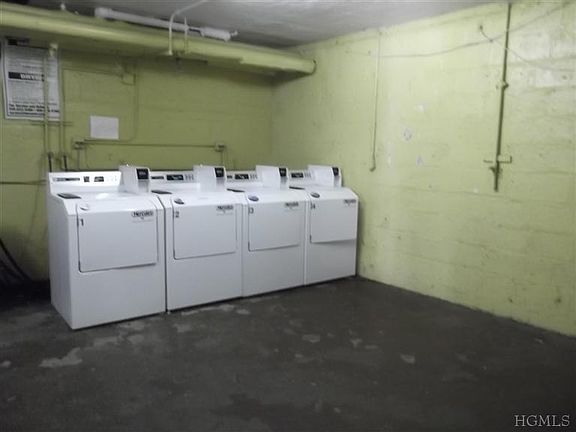 3rd image of 102 Spruce St