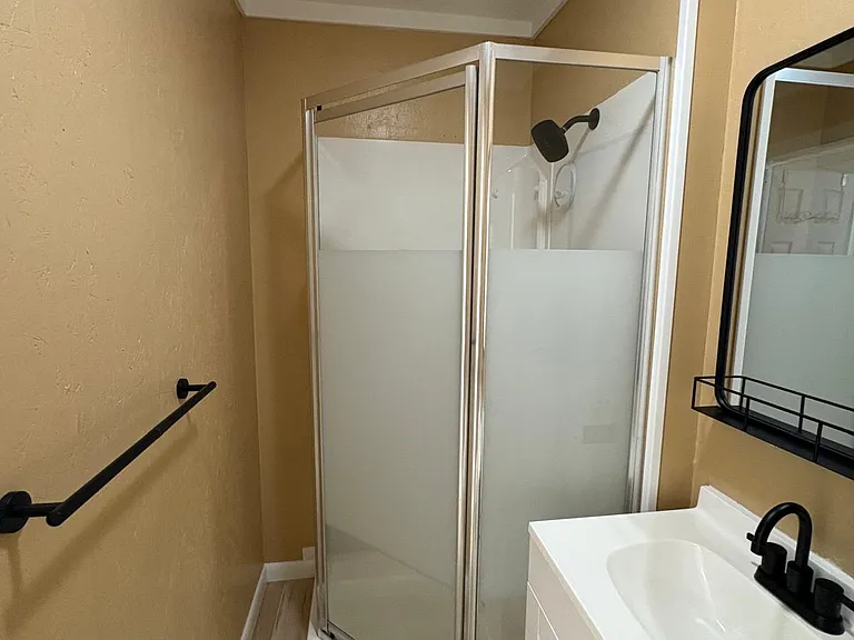 2229 Beeler Ave #C — Photo 9