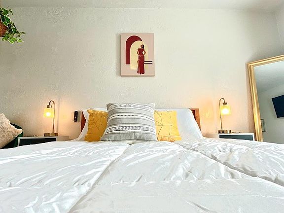 2nd image of 1114 Morgan Ave #202