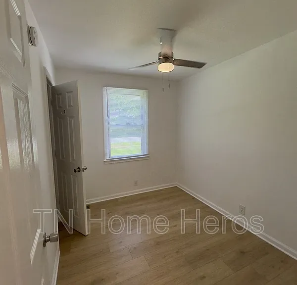 610 Demoss St — Photo 7