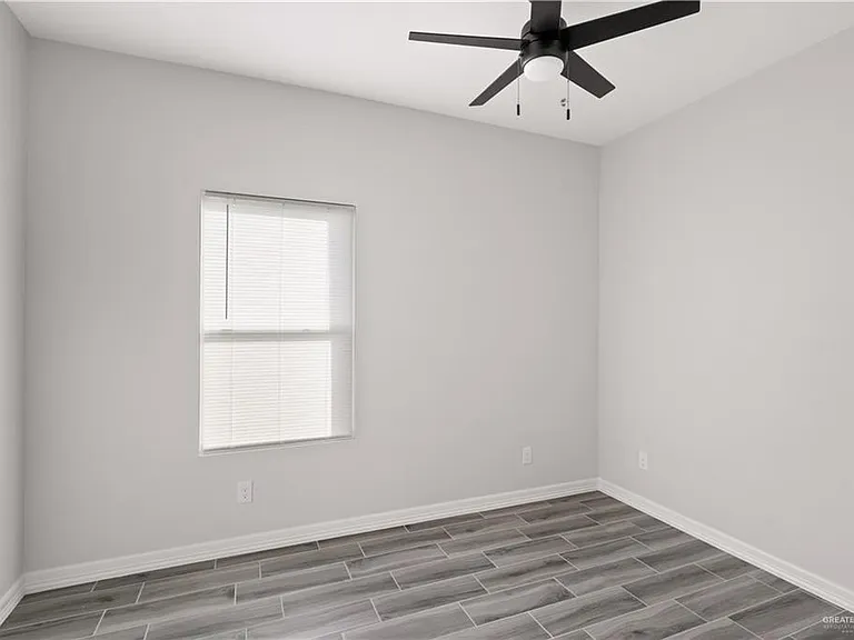 408 N Onyx Ave #3 — Photo 11
