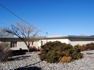 421 1/2 Zena Lona St NE, Albuquerque, NM 87123