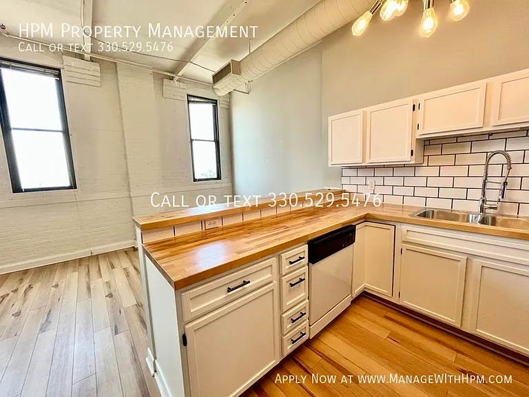 1133 W 9th Street — Photo 93