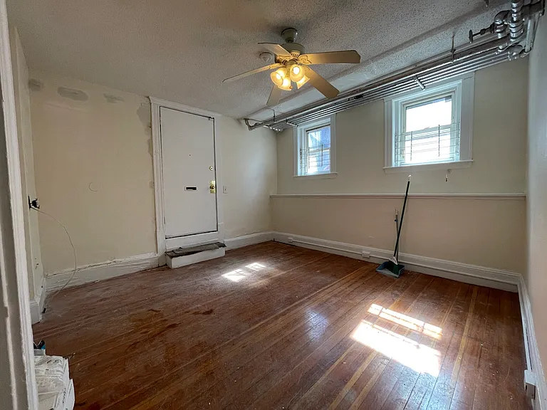 17 Barrows St #B — Photo 3
