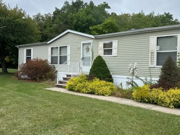 268 Laura Ct, Spotswood, NJ 08884