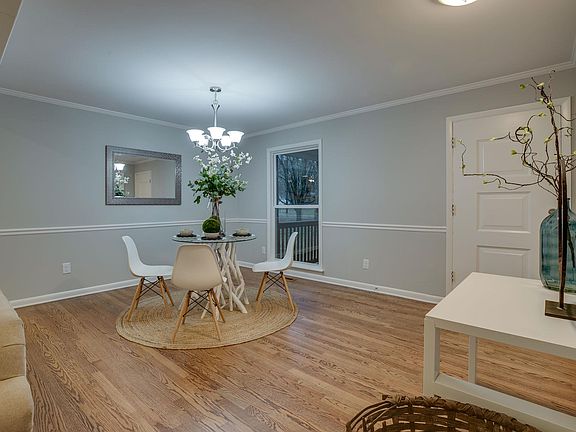 4th image of 1002 Minerva Dr